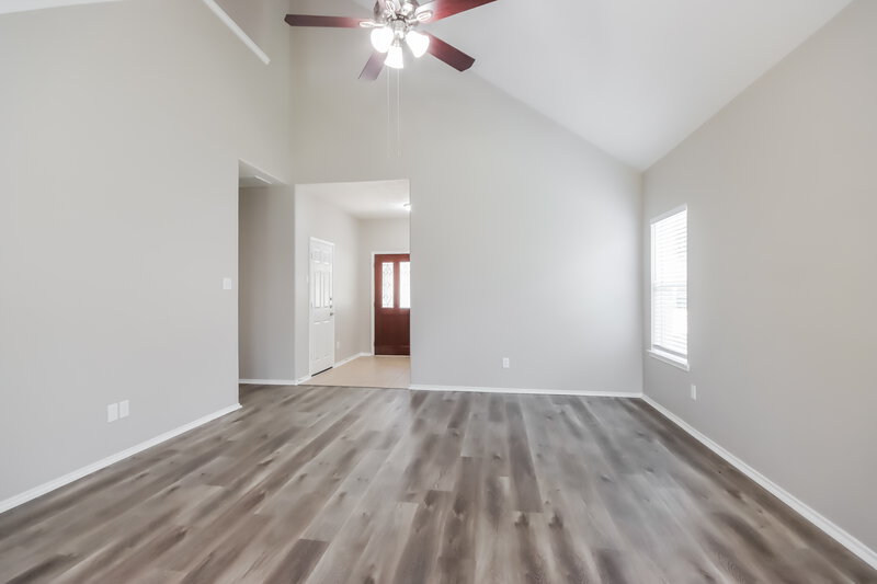 2,105/Mo, 9103 Plume Tree Dr Humble, TX 77338 Living Room View 2