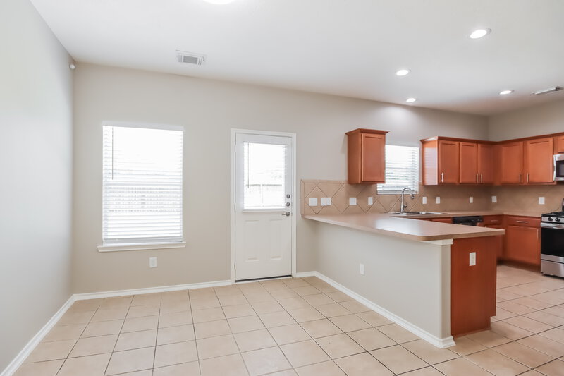 2,105/Mo, 9103 Plume Tree Dr Humble, TX 77338 Dining Room View
