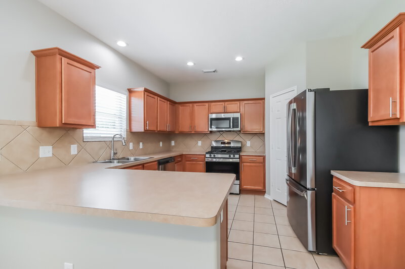 2,105/Mo, 9103 Plume Tree Dr Humble, TX 77338 Kitchen View
