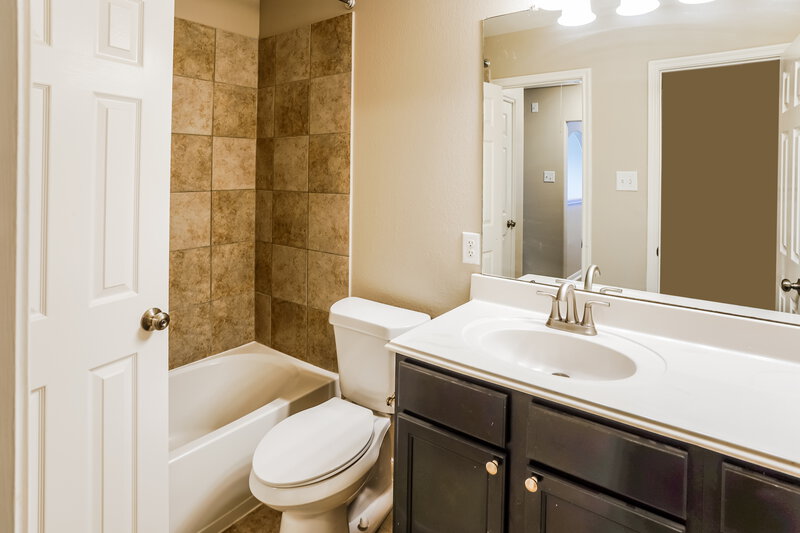 3,210/Mo, 27507 Frazier Rock Ct Fulshear, TX 77441 Bathroom View 2