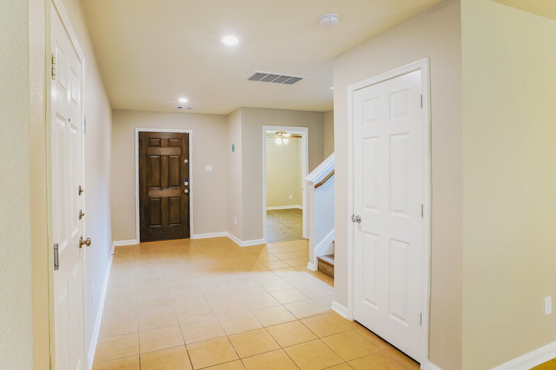 2,640/Mo, 8011 Bunch Grass Ln Richmond, TX 77406 Foyer View