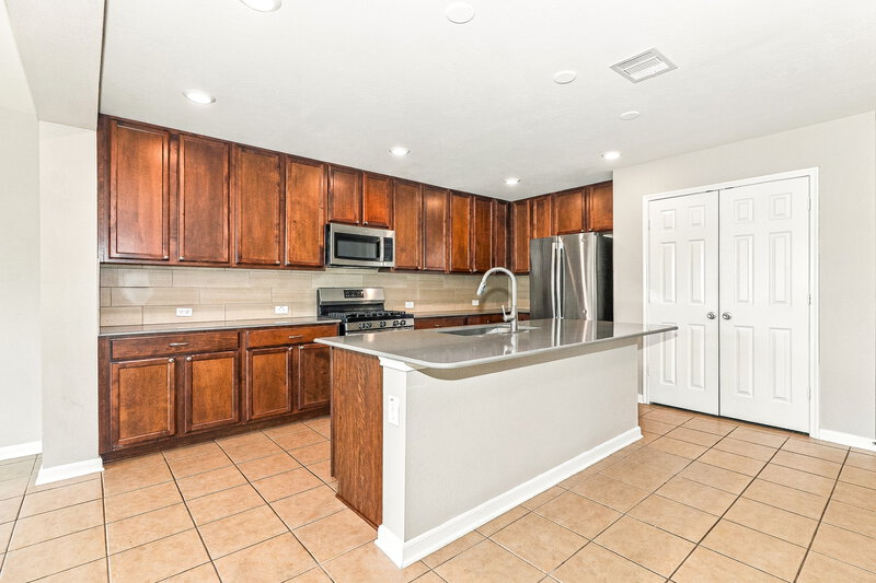 2,205/Mo, 8011 Bunch Grass Ln Richmond, TX 77406 Kitchen View