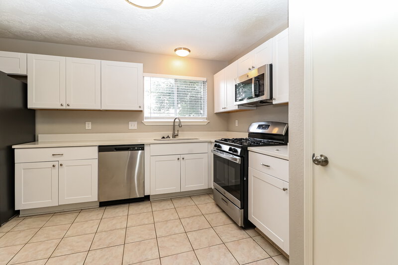 1,900/Mo, 1918 Hunnington Dr Conroe, TX 77303 Kitchen View