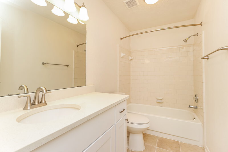 1,900/Mo, 1918 Hunnington Dr Conroe, TX 77303 Bathroom View