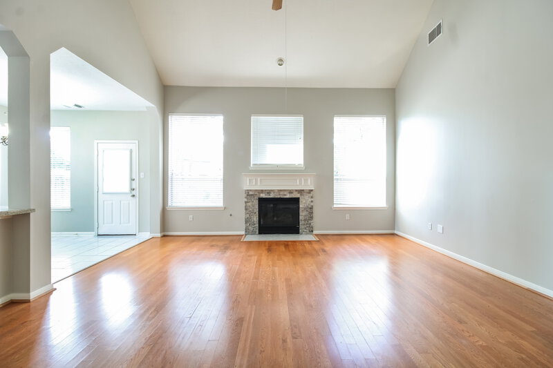 2,775/Mo, 9019 Cypress Square Dr Spring, TX 77379 Living Room View