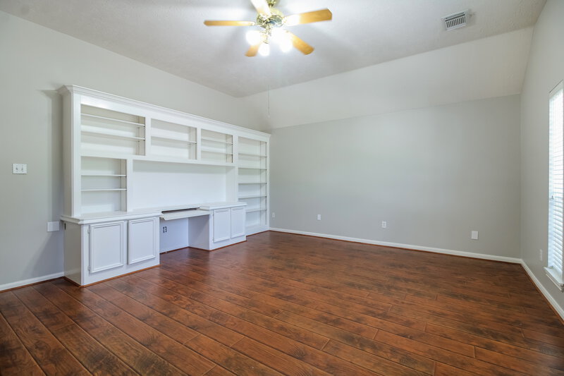 2,775/Mo, 9019 Cypress Square Dr Spring, TX 77379 Study View
