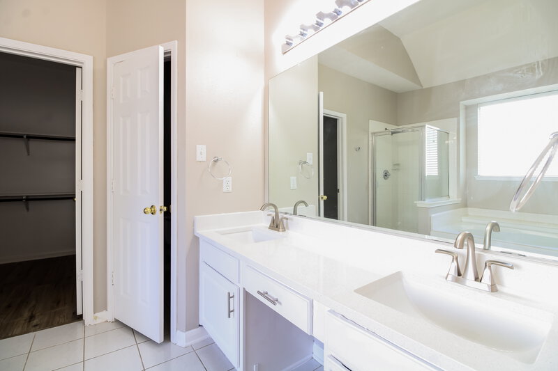 2,775/Mo, 9019 Cypress Square Dr Spring, TX 77379 Main Bathroom View 2