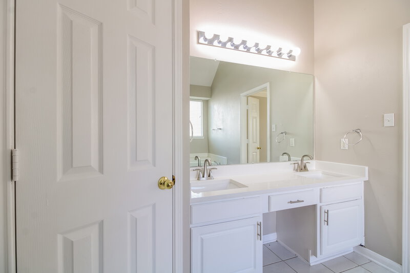 2,775/Mo, 9019 Cypress Square Dr Spring, TX 77379 Bathroom View