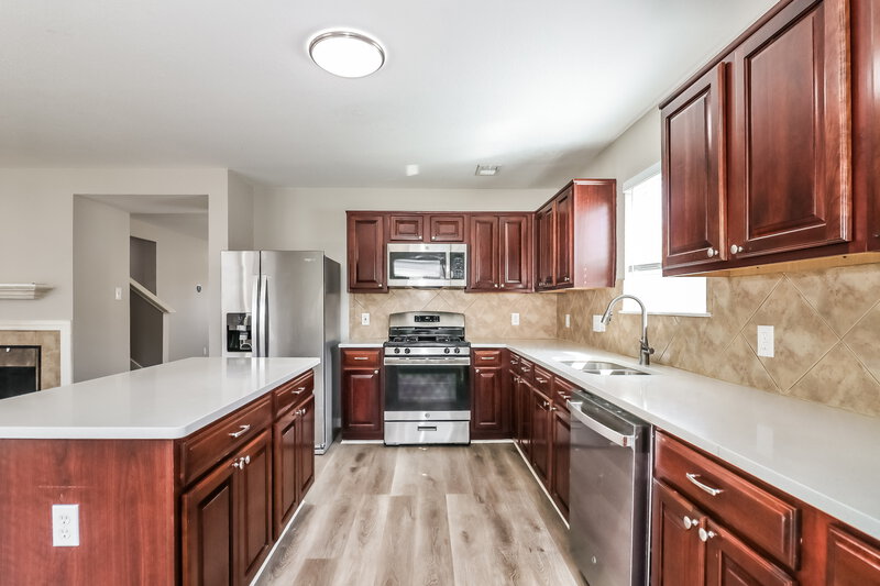 2,330/Mo, 19815 Hollington Dr Tomball, TX 77375 Kitchen View 2