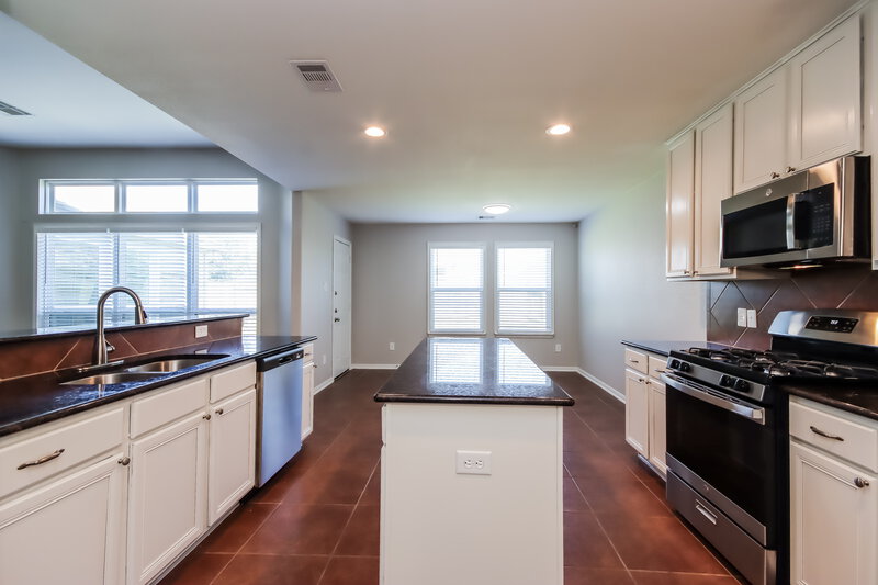 2,430/Mo, 18822 Sawyer Run Ln Cypress, TX 77429 Kitchen View 2