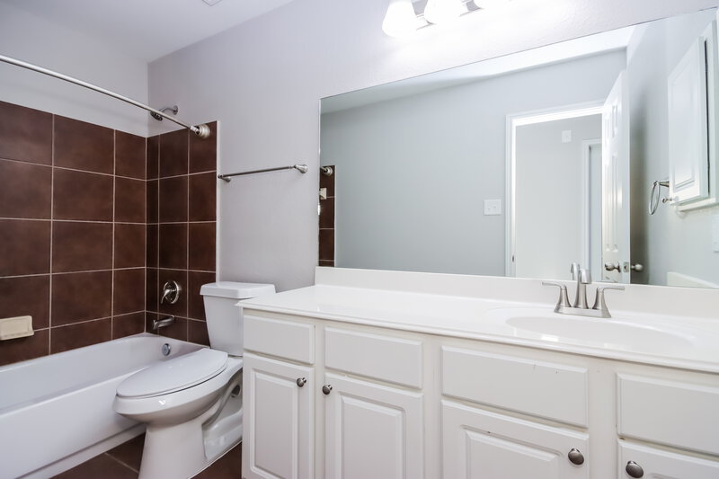 2,430/Mo, 18822 Sawyer Run Ln Cypress, TX 77429 Bathroom View