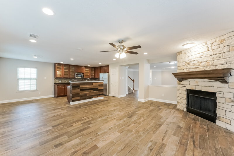 1,945/Mo, 19235 Danphe Landing Ct Tomball, TX 77375 Living Room View 4