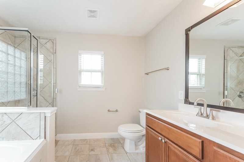 1,945/Mo, 19235 Danphe Landing Ct Tomball, TX 77375 Bathroom View