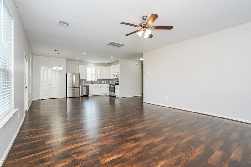 2,335/Mo, 19606 Trent Creek Dr Cypress, TX 77429 Living Room View 2