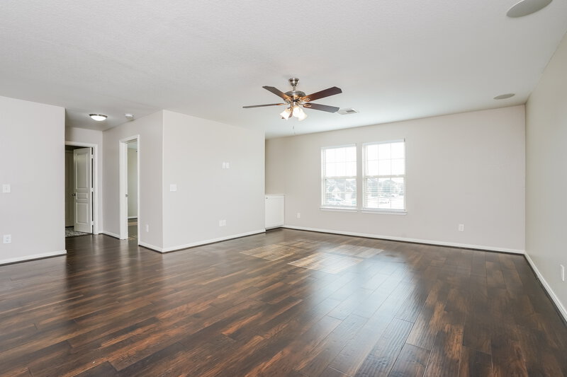 2,335/Mo, 19606 Trent Creek Dr Cypress, TX 77429 Family Room View