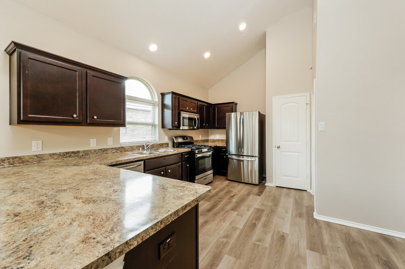 2,295/Mo, 5314 Little Jasmine Way Katy, TX 77449 Kitchen View