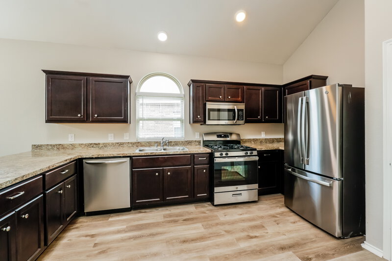 2,295/Mo, 5314 Little Jasmine Way Katy, TX 77449 Kitchen View 2