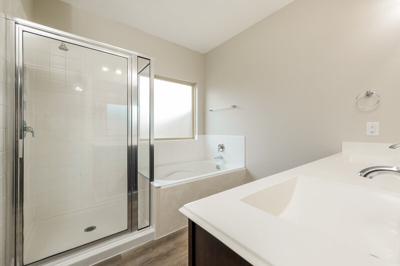 2,295/Mo, 5314 Little Jasmine Way Katy, TX 77449 Main Bathroom View 2