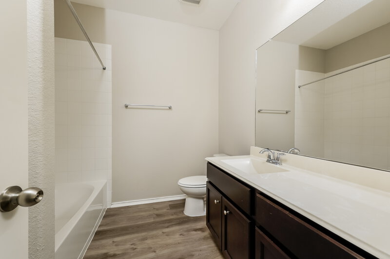 2,295/Mo, 5314 Little Jasmine Way Katy, TX 77449 Bathroom View