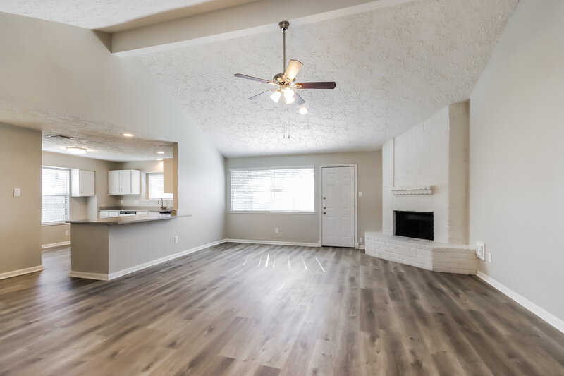 2,185/Mo, 5509 Rock Springs Dr La Porte, TX 77571 Living Room View