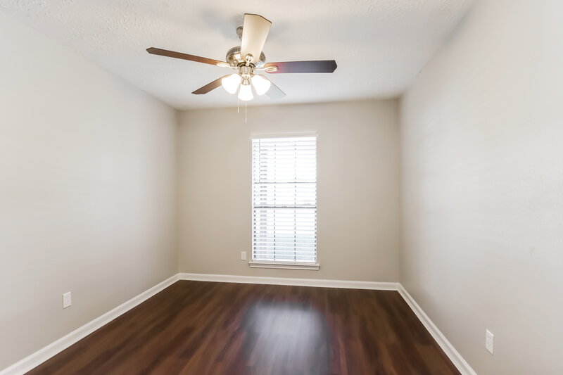 2,185/Mo, 5509 Rock Springs Dr La Porte, TX 77571 Bedroom View 3