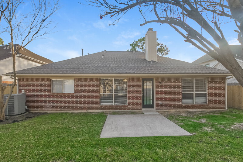 2,375/Mo, 1015 Chesterwood Dr Pearland, TX 77581 Rear View 2