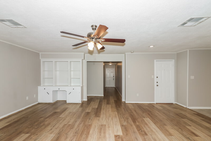 1,980/Mo, 803 Beaumont St League City, TX 77573 Living Room View 3