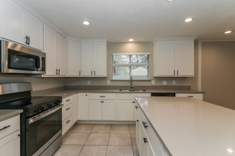 1,980/Mo, 803 Beaumont St League City, TX 77573 Kitchen View 2
