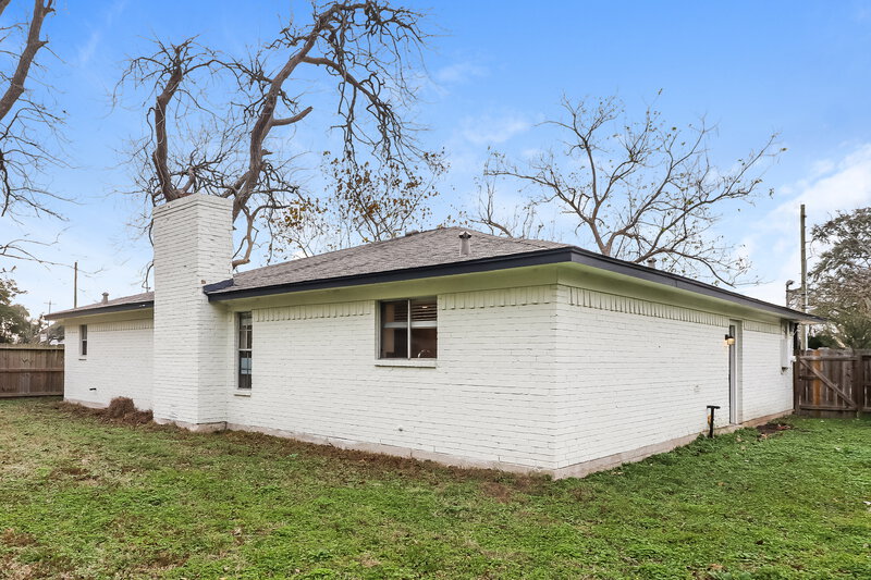 1,980/Mo, 803 Beaumont St League City, TX 77573 Rear View