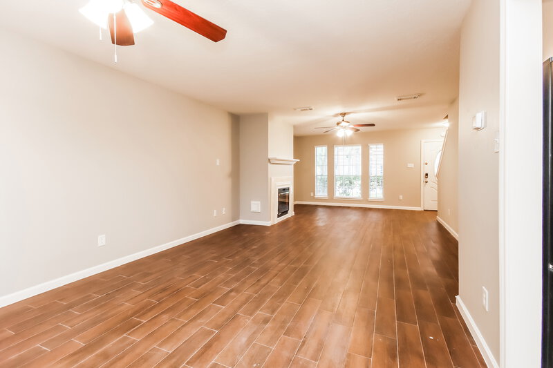 2,185/Mo, 18702 Echo Pines Ct Humble, TX 77346 Living Room View