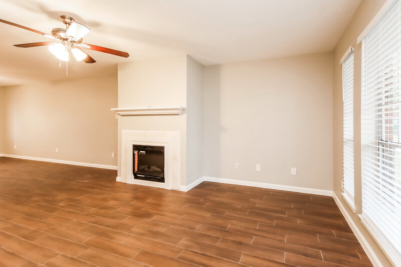 2,185/Mo, 18702 Echo Pines Ct Humble, TX 77346 Living Room View 2