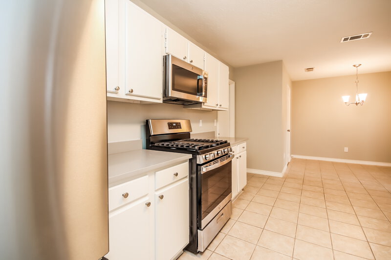 2,185/Mo, 18702 Echo Pines Ct Humble, TX 77346 Kitchen View