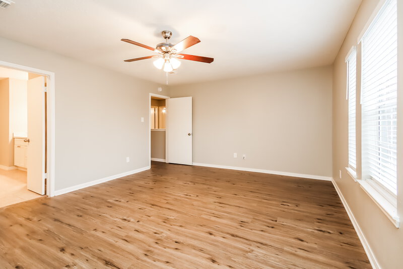 2,185/Mo, 18702 Echo Pines Ct Humble, TX 77346 Main Bedroom View 2