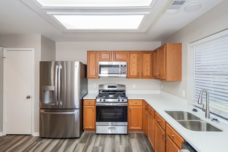 2,040/Mo, 6723 River Rd Richmond, TX 77469 Kitchen View