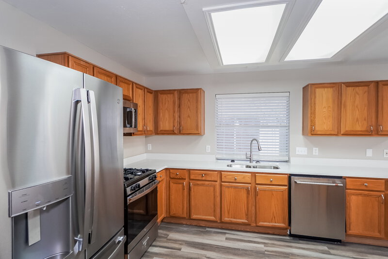 2,040/Mo, 6723 River Rd Richmond, TX 77469 Kitchen View 2