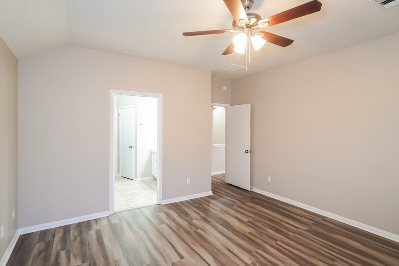 2,040/Mo, 6723 River Rd Richmond, TX 77469 Main Bedroom View
