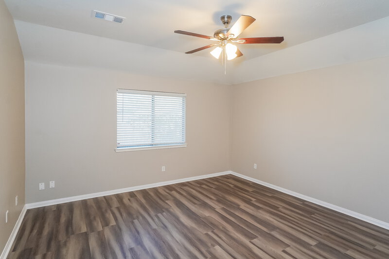 2,040/Mo, 6723 River Rd Richmond, TX 77469 Main Bedroom View 2
