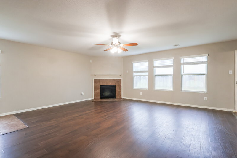 2,080/Mo, 7215 Fox Scene Dr Humble, TX 77338 Living Room View 2