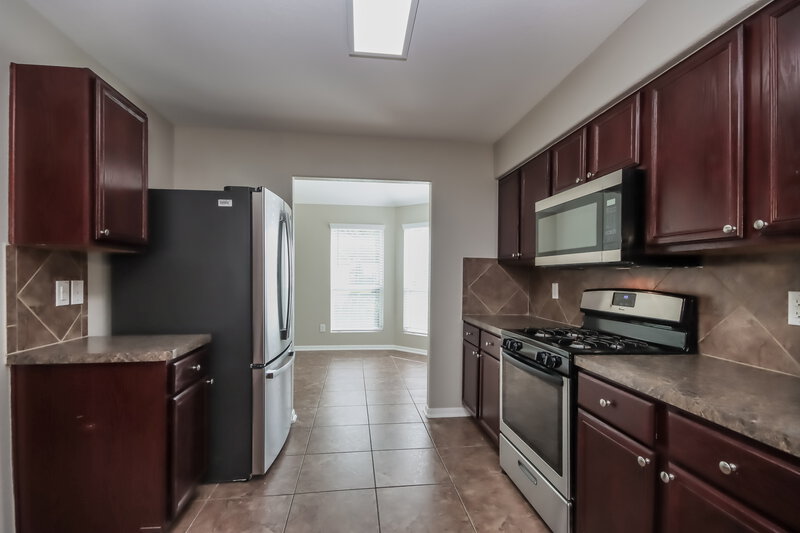 2,220/Mo, 7215 Fox Scene Dr Humble, TX 77338 Kitchen View