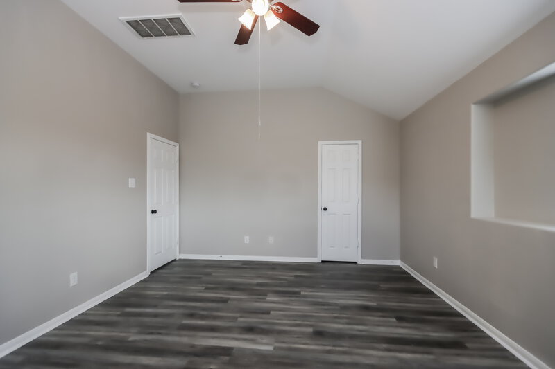 2,220/Mo, 7215 Fox Scene Dr Humble, TX 77338 Main Bedroom View 2