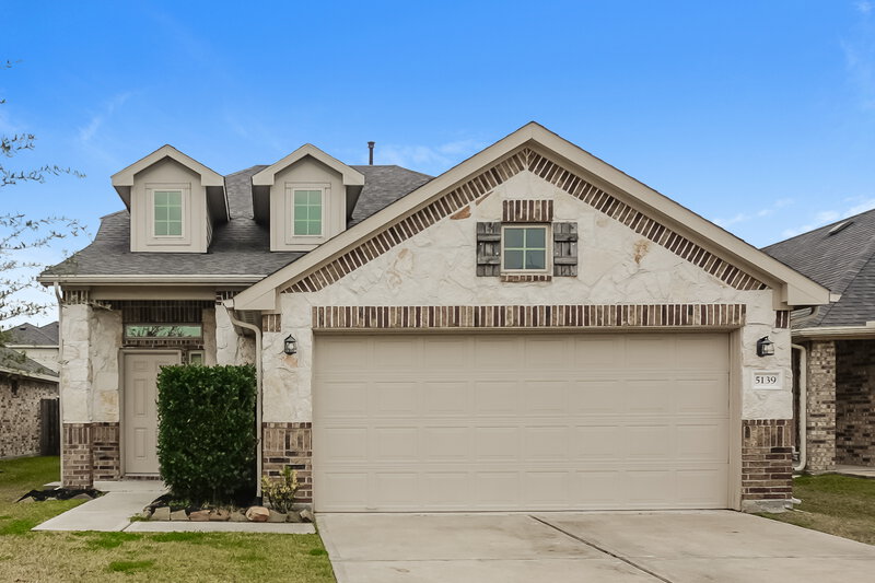 2,095/Mo, 5139 Misty Ln Bacliff, TX 77518 Front View