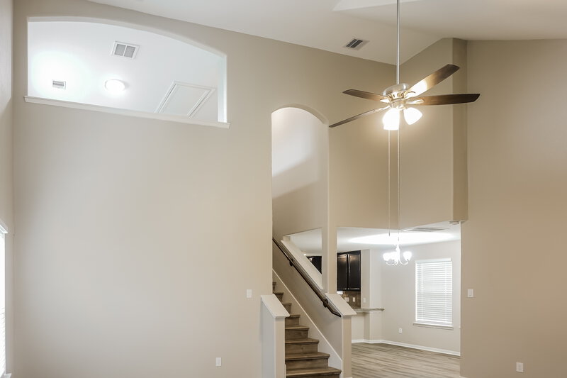 2,095/Mo, 5139 Misty Ln Bacliff, TX 77518 Living Room View 2