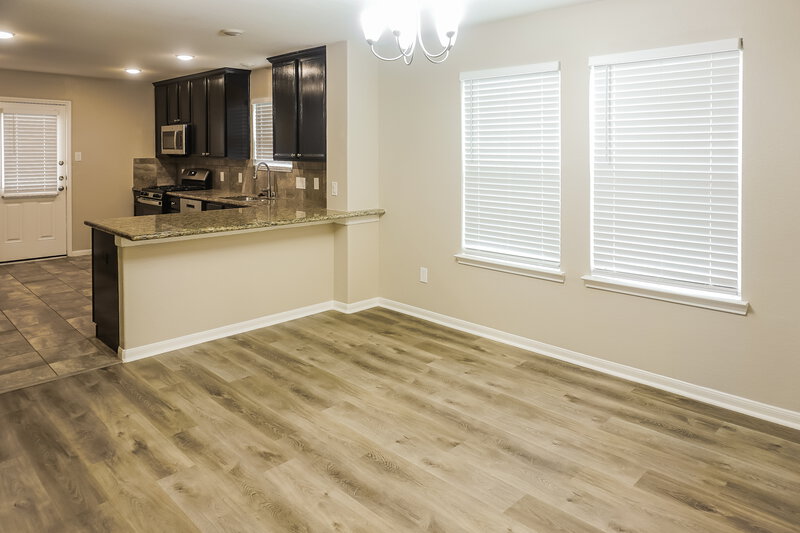 2,095/Mo, 5139 Misty Ln Bacliff, TX 77518 Dining Room View