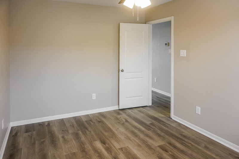 2,095/Mo, 5139 Misty Ln Bacliff, TX 77518 Main Bedroom View 2