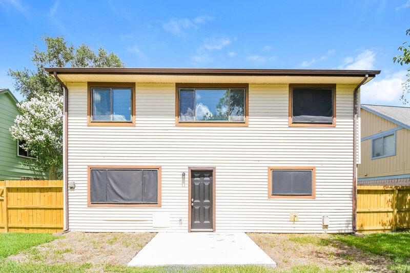 2,185/Mo, 402 Civil Dr League City, TX 77573 Rear View