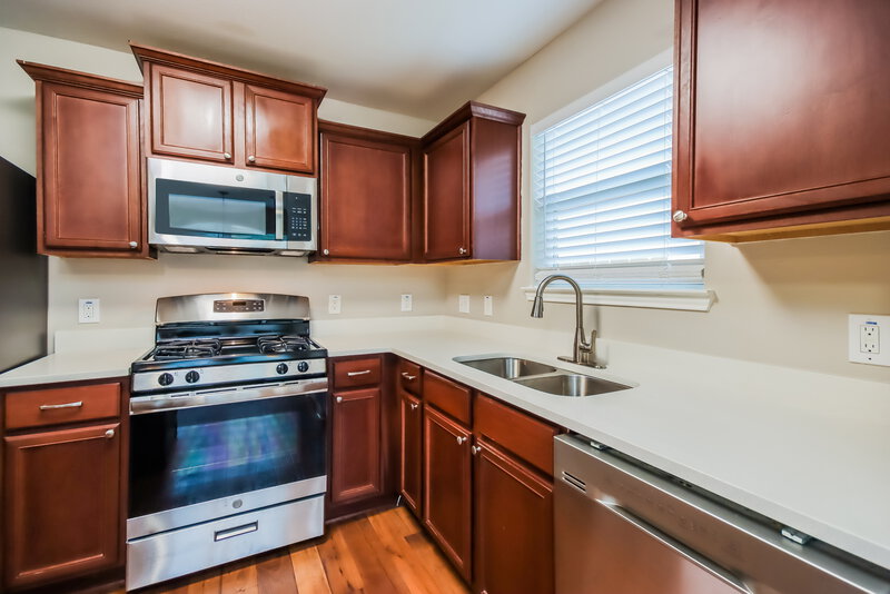 1,880/Mo, 313 Crooked Pine Ct Conroe, TX 77304 Kitchen View 2