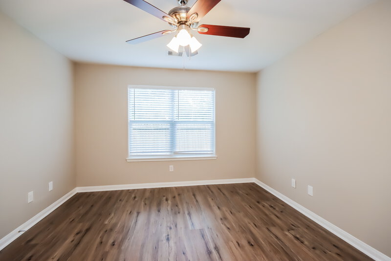 1,880/Mo, 313 Crooked Pine Ct Conroe, TX 77304 Main Bedroom View
