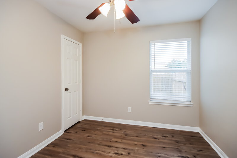 1,880/Mo, 313 Crooked Pine Ct Conroe, TX 77304 Bedroom View