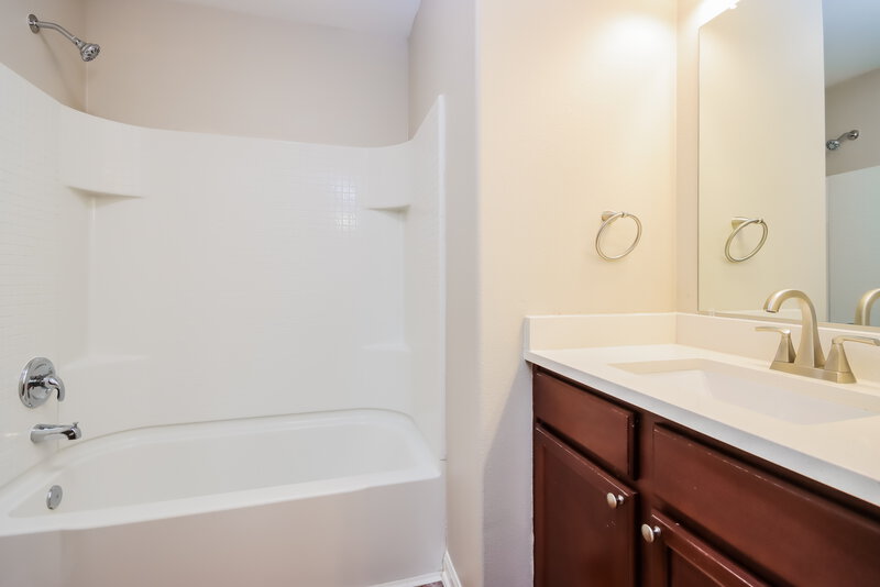 1,880/Mo, 313 Crooked Pine Ct Conroe, TX 77304 Bathroom View