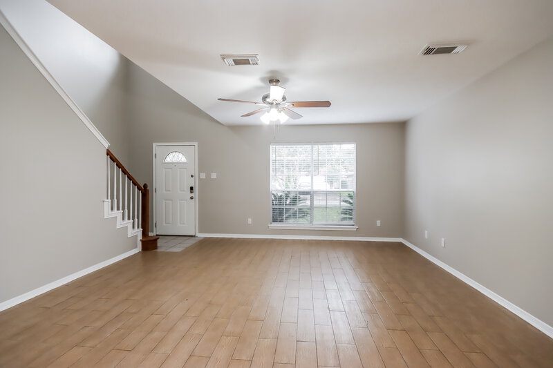 1,920/Mo, 2915 Eagle Nest Ln Humble, TX 77396 Living Room View 2